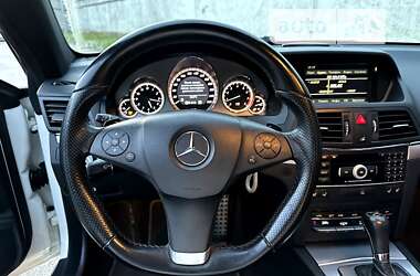 Купе Mercedes-Benz E-Class 2010 в 