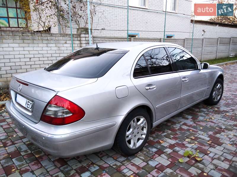 Седан Mercedes-Benz E-Class 2003 в Олександрії