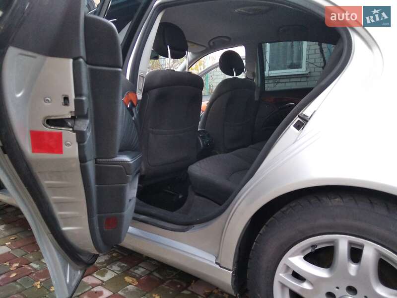 Седан Mercedes-Benz E-Class 2003 в Олександрії