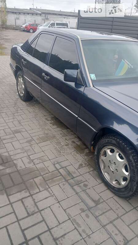 Седан Mercedes-Benz E-Class 1994 в Рогатині
