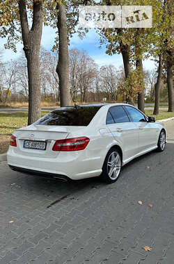 Седан Mercedes-Benz E-Class 2012 в Новоселиці