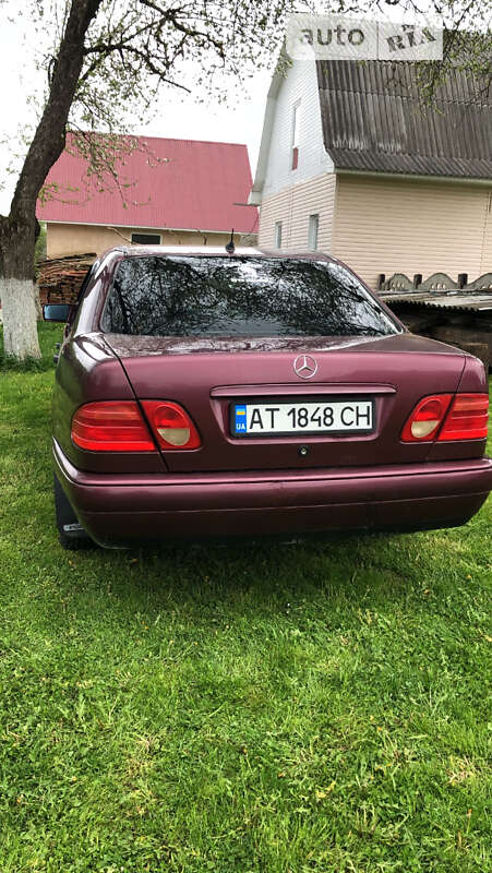 Седан Mercedes-Benz E-Class 1998 в Коломые