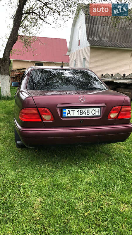 Седан Mercedes-Benz E-Class 1998 в Коломые