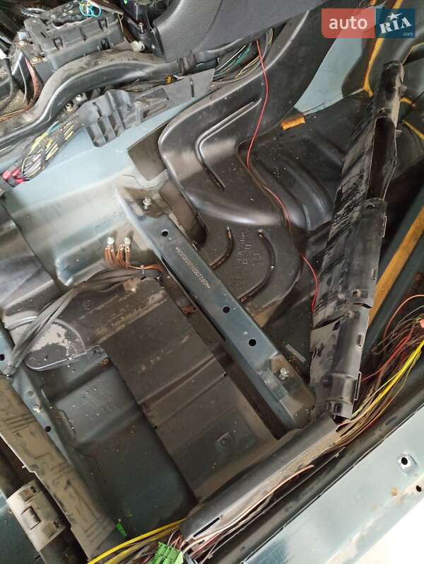 Седан Mercedes-Benz E-Class 2000 в Звягеле