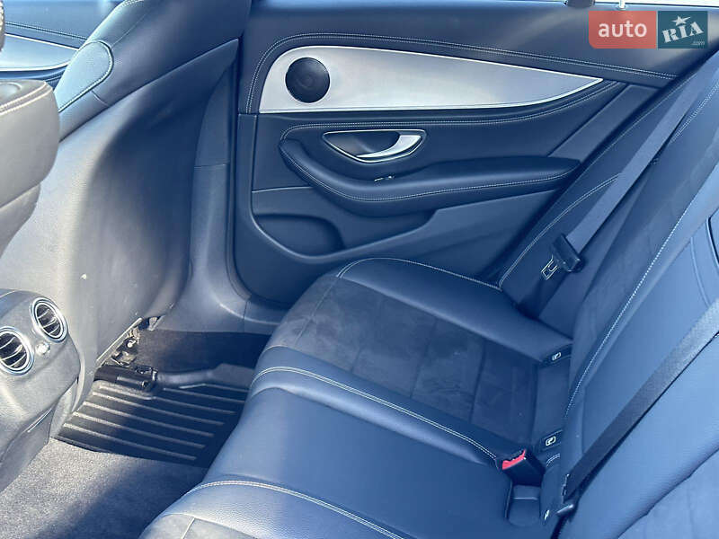 Седан Mercedes-Benz E-Class 2018 в Чернівцях