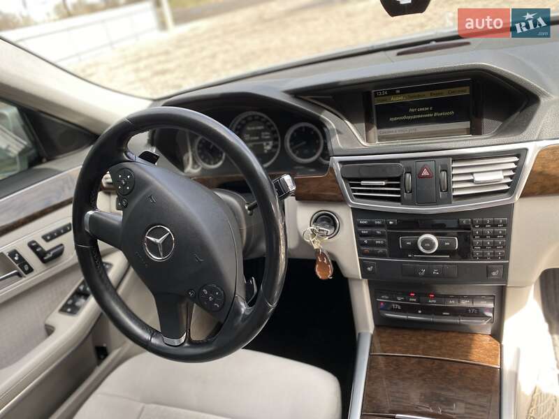 Седан Mercedes-Benz E-Class 2010 в Коломые