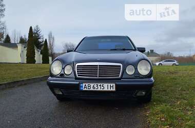 Седан Mercedes-Benz E-Class 1999 в Виннице