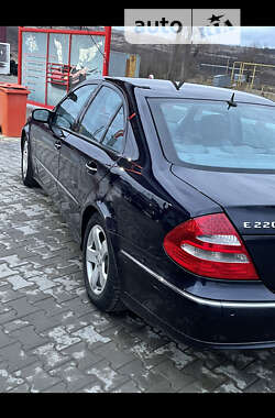 Седан Mercedes-Benz E-Class 2005 в Черновцах