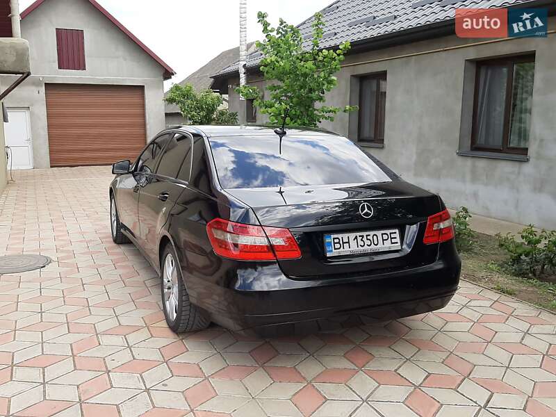 Седан Mercedes-Benz E-Class 2011 в Одессе