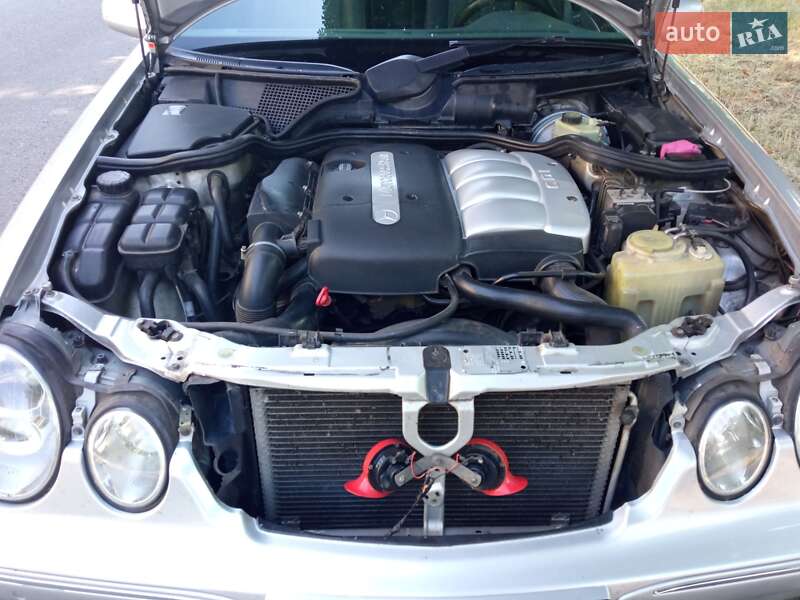 Седан Mercedes-Benz E-Class 2001 в Запорожье