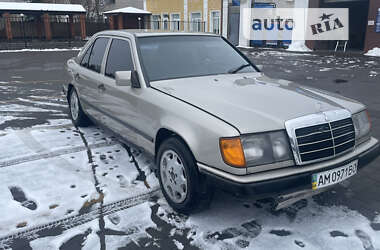 Седан Mercedes-Benz E-Class 1988 в Вознесенске