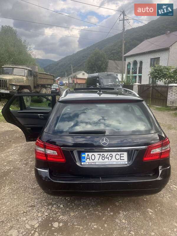 Универсал Mercedes-Benz E-Class 2011 в Межгорье