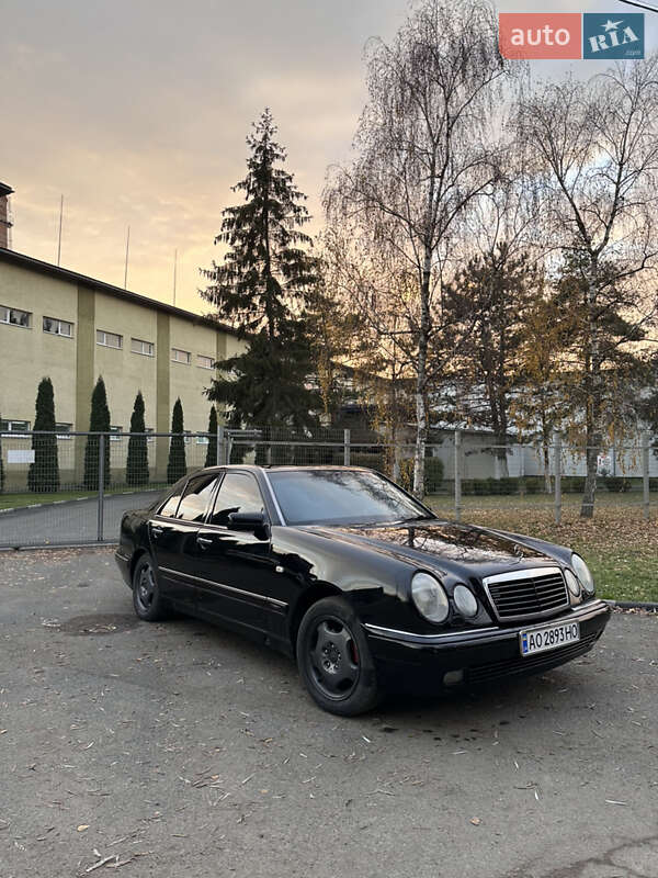 Mercedes-Benz E-Class 1996