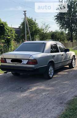 Седан Mercedes-Benz E-Class 1986 в Владимир-Волынском