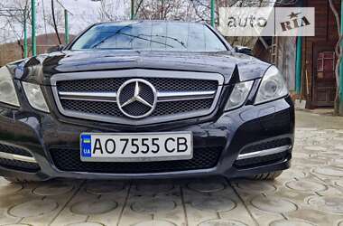 Седан Mercedes-Benz E-Class 2011 в Иршаве