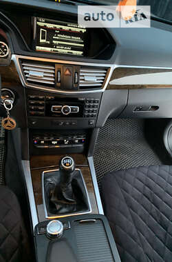 Седан Mercedes-Benz E-Class 2012 в 