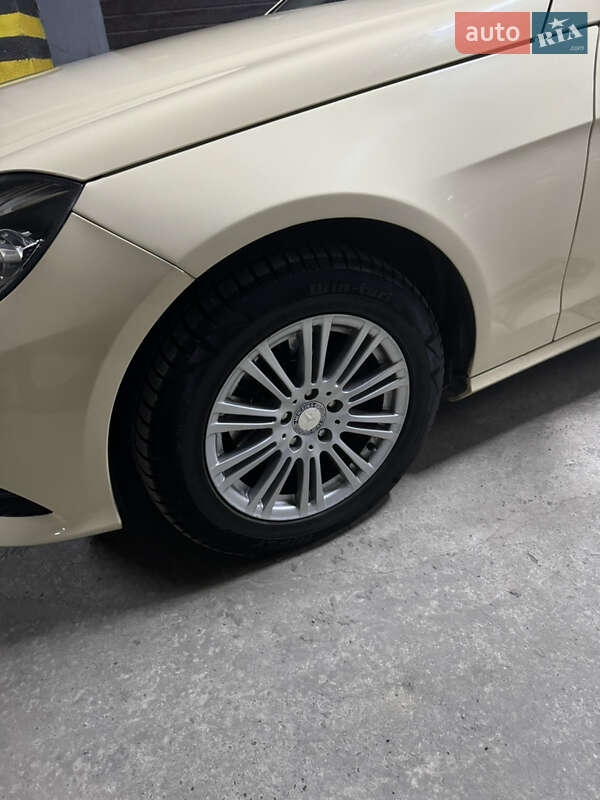 Седан Mercedes-Benz E-Class 2016 в Івано-Франківську