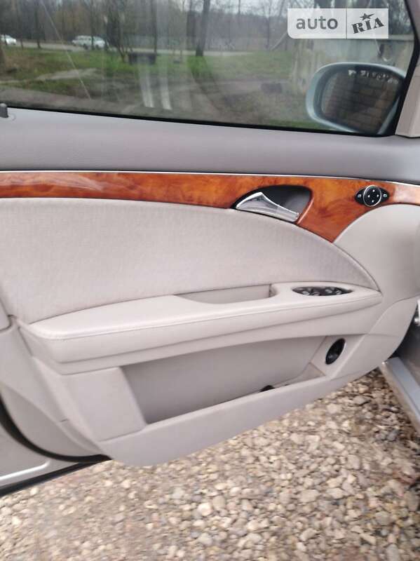 Седан Mercedes-Benz E-Class 2003 в Кривом Роге
