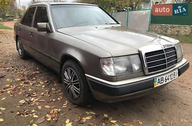 Седан Mercedes-Benz E-Class 1988 в Бершади