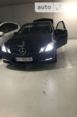 Седан Mercedes-Benz E-Class 2011 в Иршаве