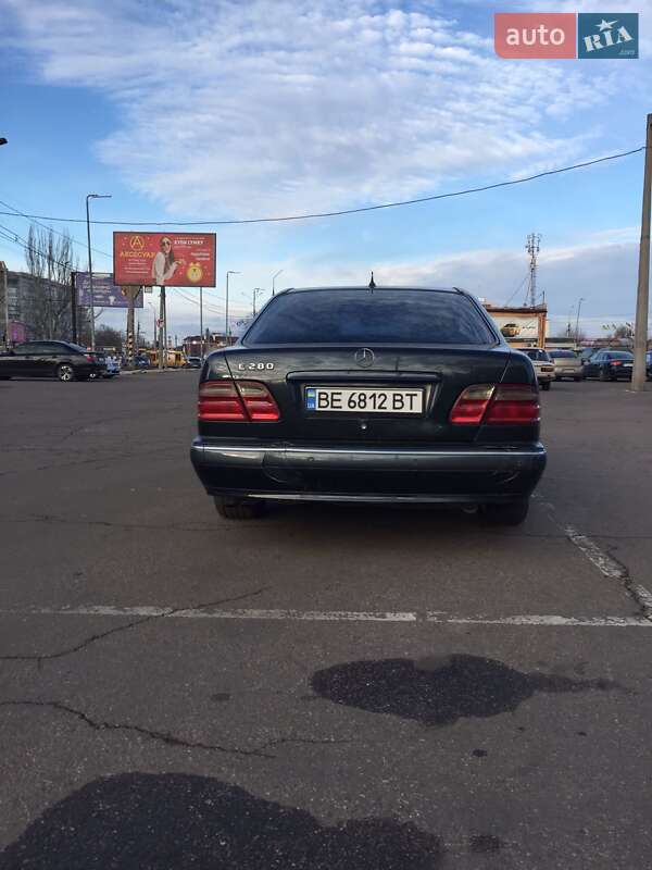 Седан Mercedes-Benz E-Class 2000 в Николаеве