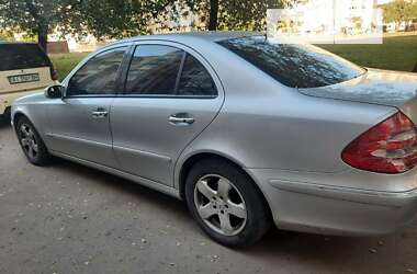 Седан Mercedes-Benz E-Class 2003 в Червонограді