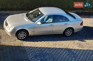 Седан Mercedes-Benz E-Class 2002 в Черновцах