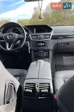 Седан Mercedes-Benz E-Class 2012 в 