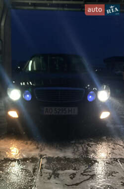 Седан Mercedes-Benz E-Class 2003 в Хусте