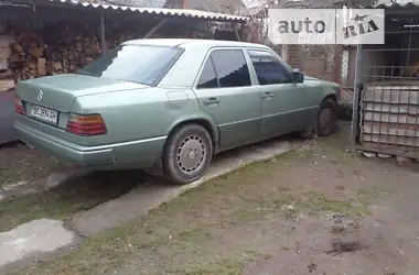 Mercedes-Benz E-Class 1988