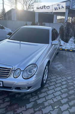 Седан Mercedes-Benz E-Class 2004 в Чернівцях