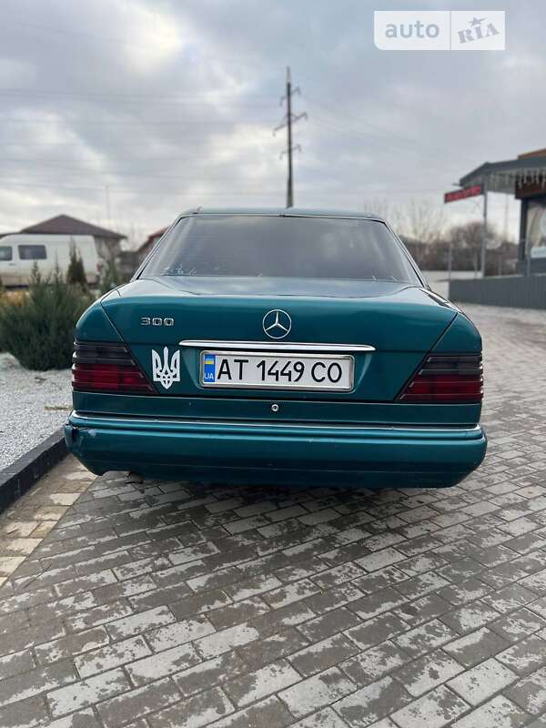Седан Mercedes-Benz E-Class 1995 в Городенке
