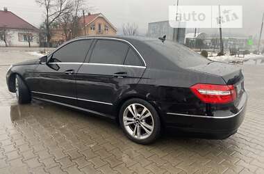 Седан Mercedes-Benz E-Class 2012 в Іршаві