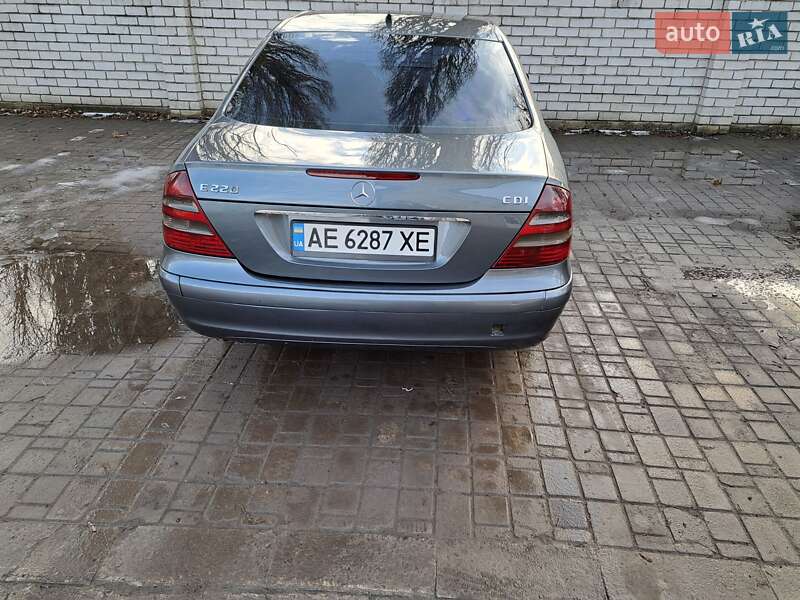 Седан Mercedes-Benz E-Class 2006 в Вольногорске
