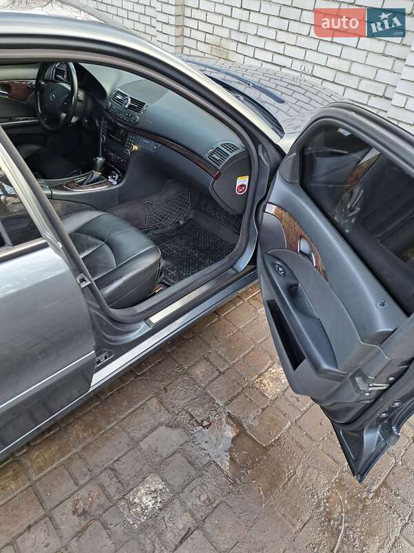 Седан Mercedes-Benz E-Class 2006 в Вольногорске
