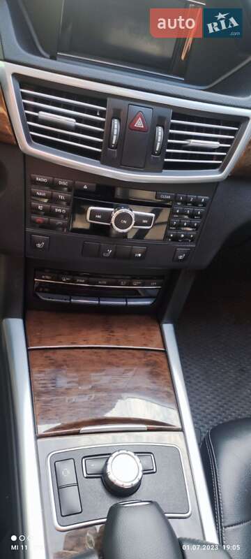 Універсал Mercedes-Benz E-Class 2012 в Чернівцях