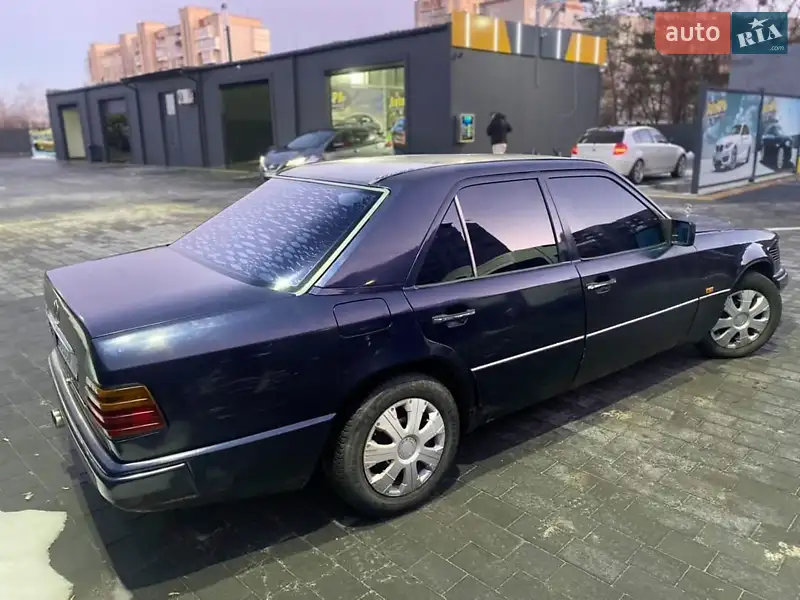 Mercedes-Benz E-Class 1987