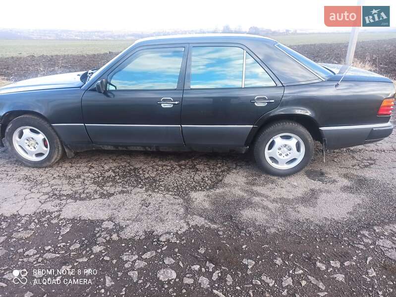 Седан Mercedes-Benz E-Class 1991 в Бучаче