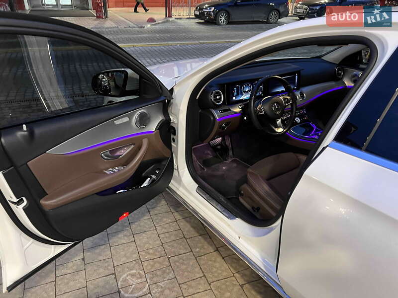Седан Mercedes-Benz E-Class 2016 в Львове фото 10 Седан Mercedes-Benz E-Class 2016 в Львове