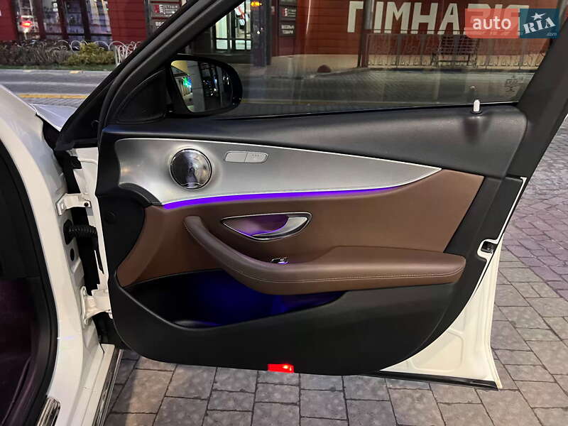 Седан Mercedes-Benz E-Class 2016 в Львове фото 39 Седан Mercedes-Benz E-Class 2016 в Львове