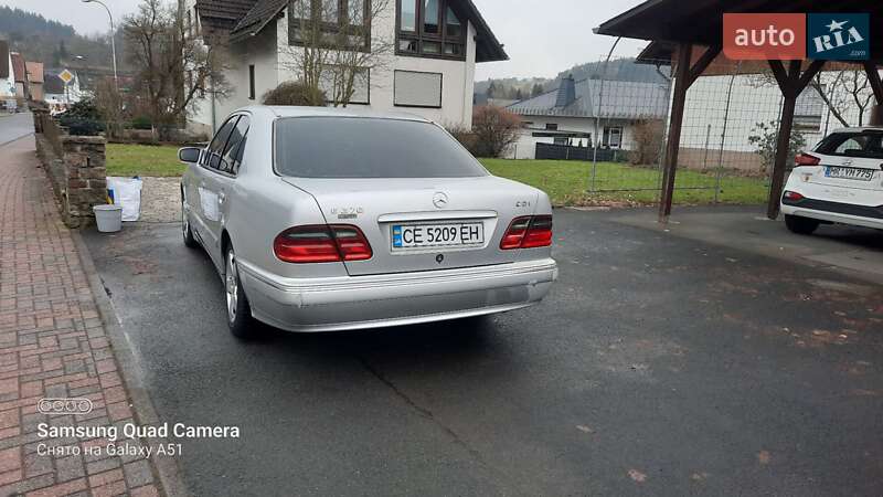 Седан Mercedes-Benz E-Class 1999 в Черновцах