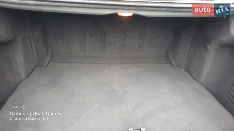 Седан Mercedes-Benz E-Class 1999 в Черновцах