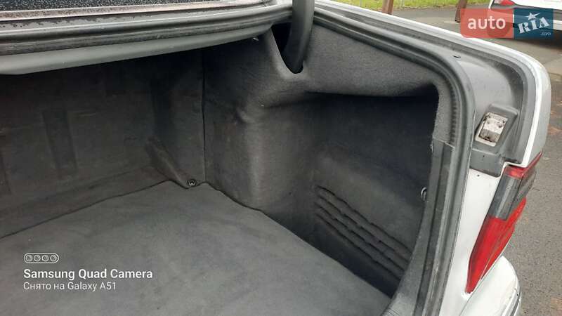 Седан Mercedes-Benz E-Class 1999 в Черновцах