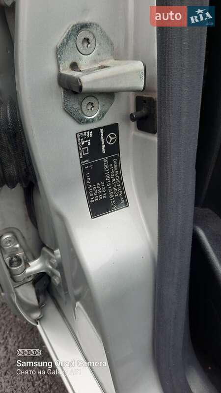 Седан Mercedes-Benz E-Class 1999 в Черновцах