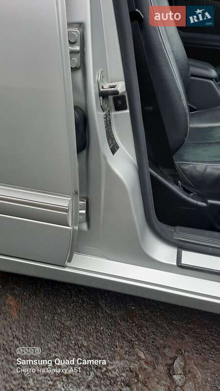 Седан Mercedes-Benz E-Class 1999 в Черновцах