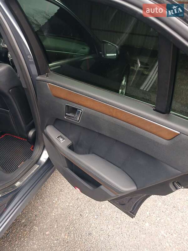 Седан Mercedes-Benz E-Class 2010 в Белой Церкви фото 6 Седан Mercedes-Benz E-Class 2010 в Белой Церкви