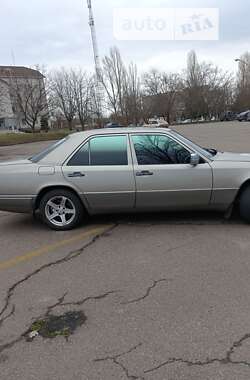 Седан Mercedes-Benz E-Class 1995 в Южноукраинске