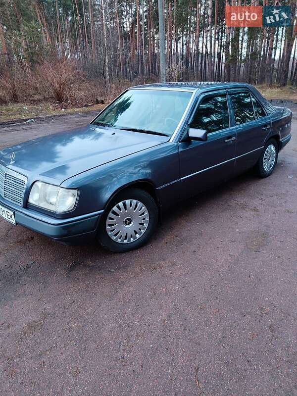 Седан Mercedes-Benz E-Class 1994 в Житомире