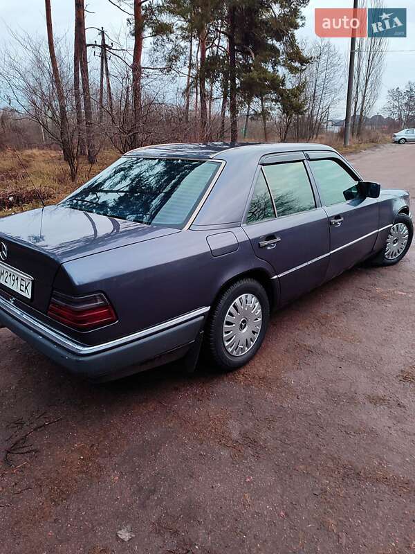Седан Mercedes-Benz E-Class 1994 в Житомире