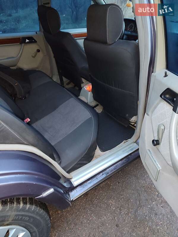 Седан Mercedes-Benz E-Class 1994 в Житомире